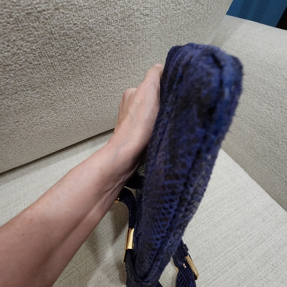 LIKE NEW Michael Kors Blue Leather Crossbody  Bag c - Picture 8 of 9